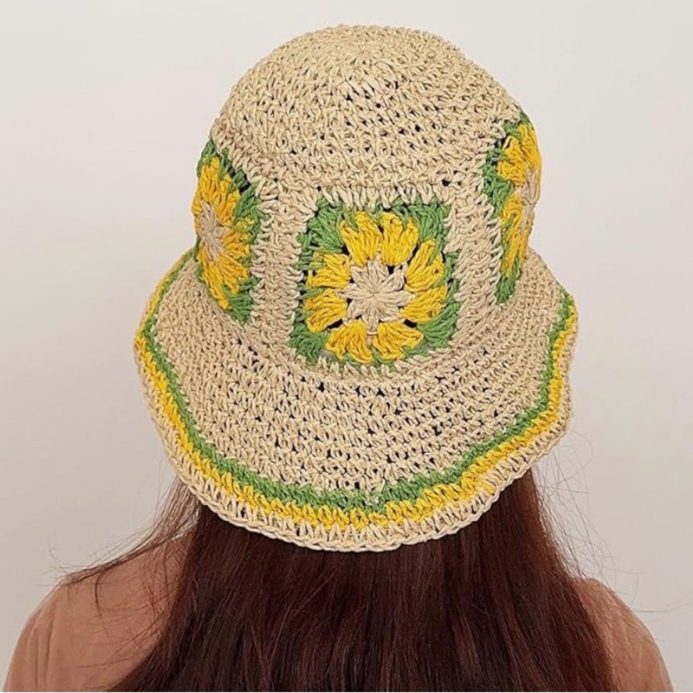 Chic Crochet 100% Paper Sun Hat with Vibrant Accents (Brand New) - Picture 3 of 4